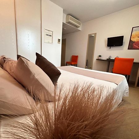 Hotel Restaurant Les Jasses De Camargue Gallargues-le-Montueux Dış mekan fotoğraf