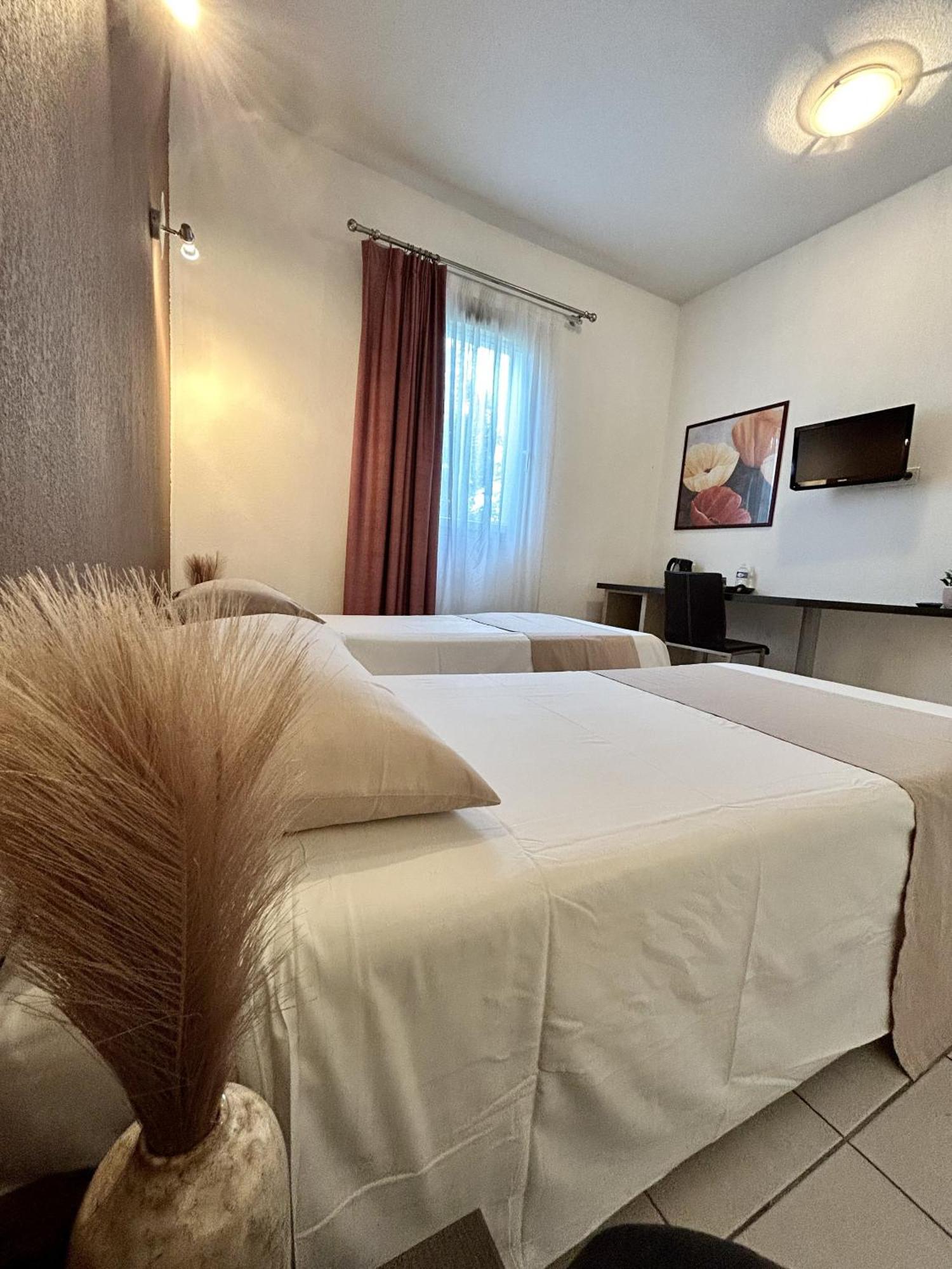 Hotel Restaurant Les Jasses De Camargue Gallargues-le-Montueux Dış mekan fotoğraf