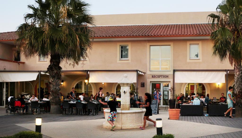 Hotel Restaurant Les Jasses De Camargue Gallargues-le-Montueux Dış mekan fotoğraf