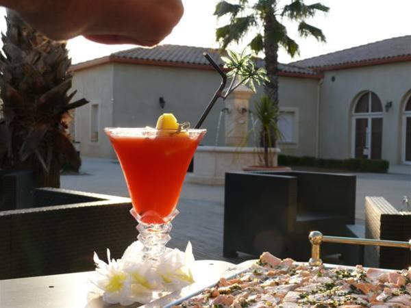 Hotel Restaurant Les Jasses De Camargue Gallargues-le-Montueux Dış mekan fotoğraf